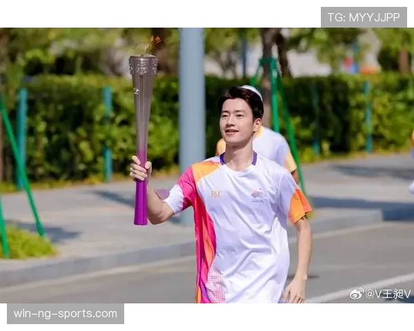 王昶这哥们居然衣柜里全是运动服？明星都没他实诚！